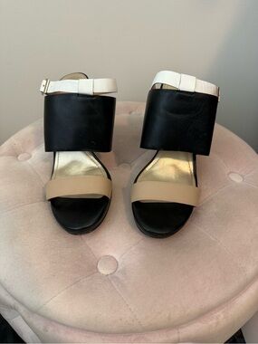White House Black Market Black, Beige & White Leather Strap Sandals